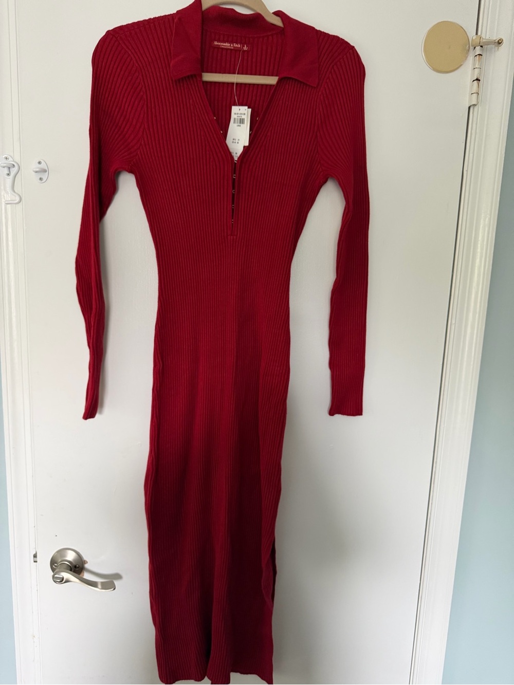 Abercrombie & Fitch Red Ribbed Long-Sleeve Dress size L
